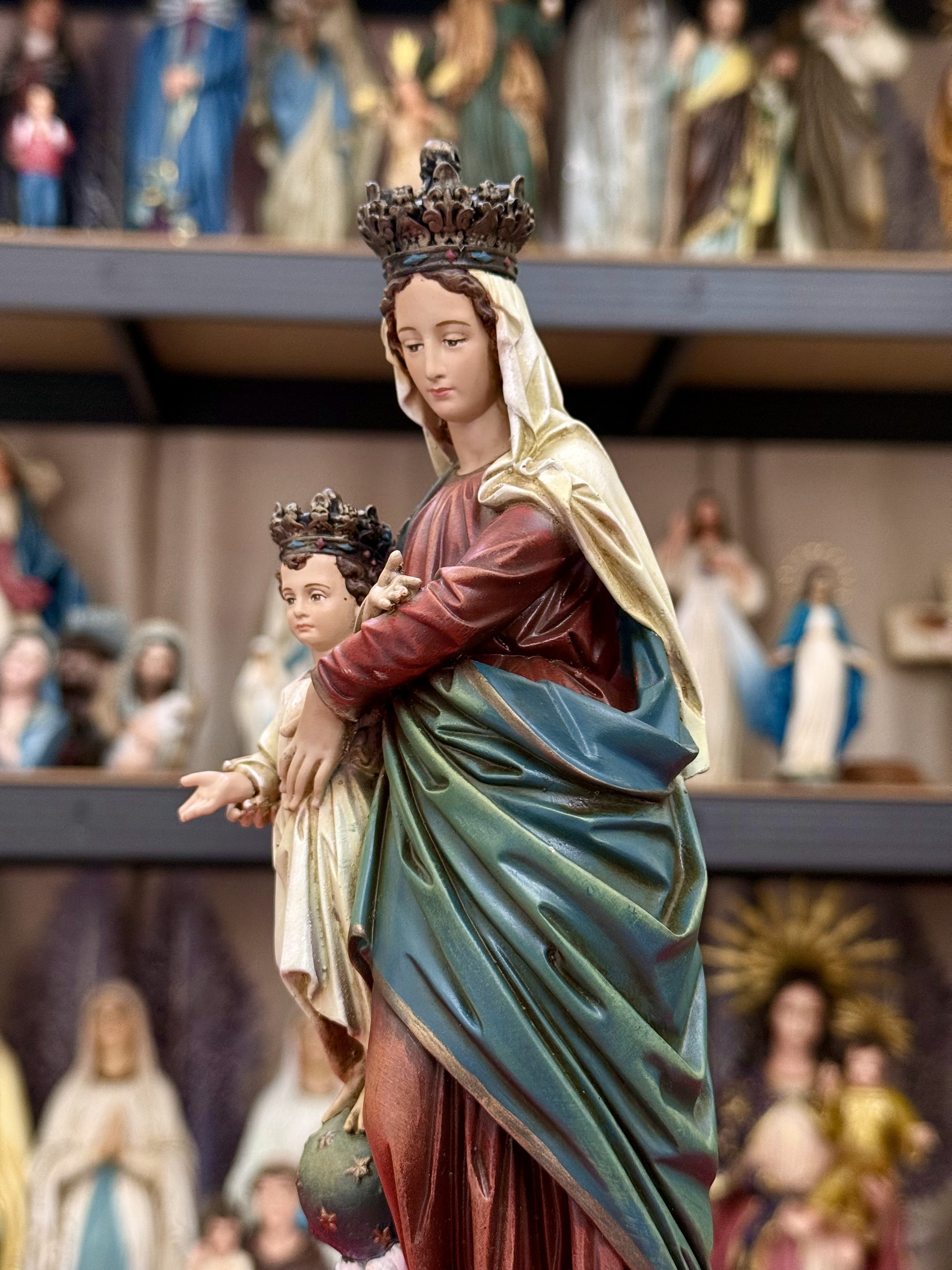Hand-painted Virgin Mary and Child Jesus statue with crowns for Catholic home altar