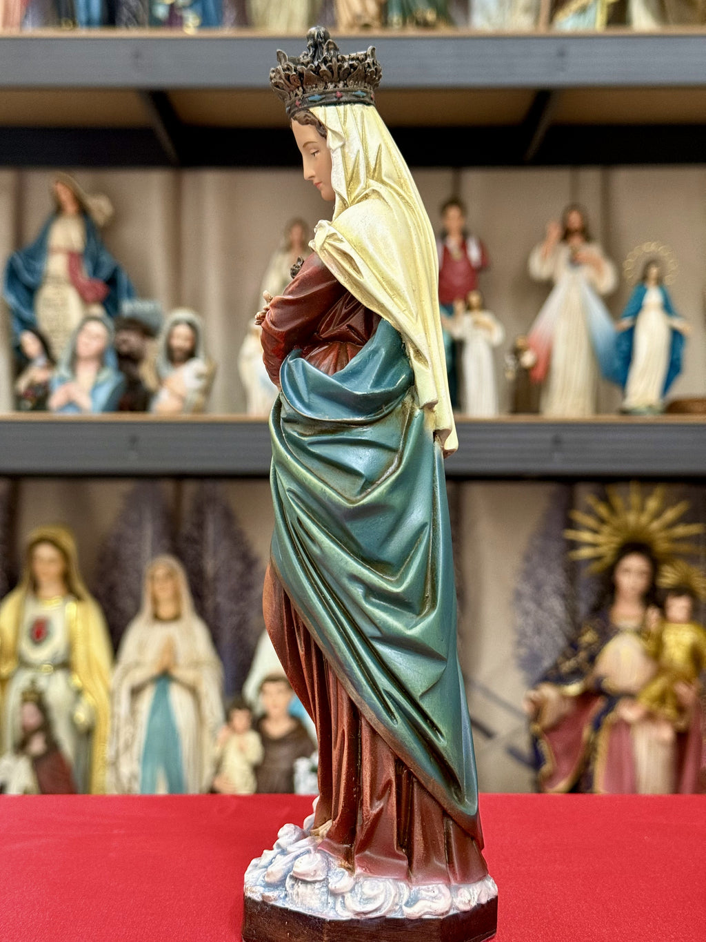 Hand-painted Virgin Mary and Child Jesus statue with crowns for Catholic home altar