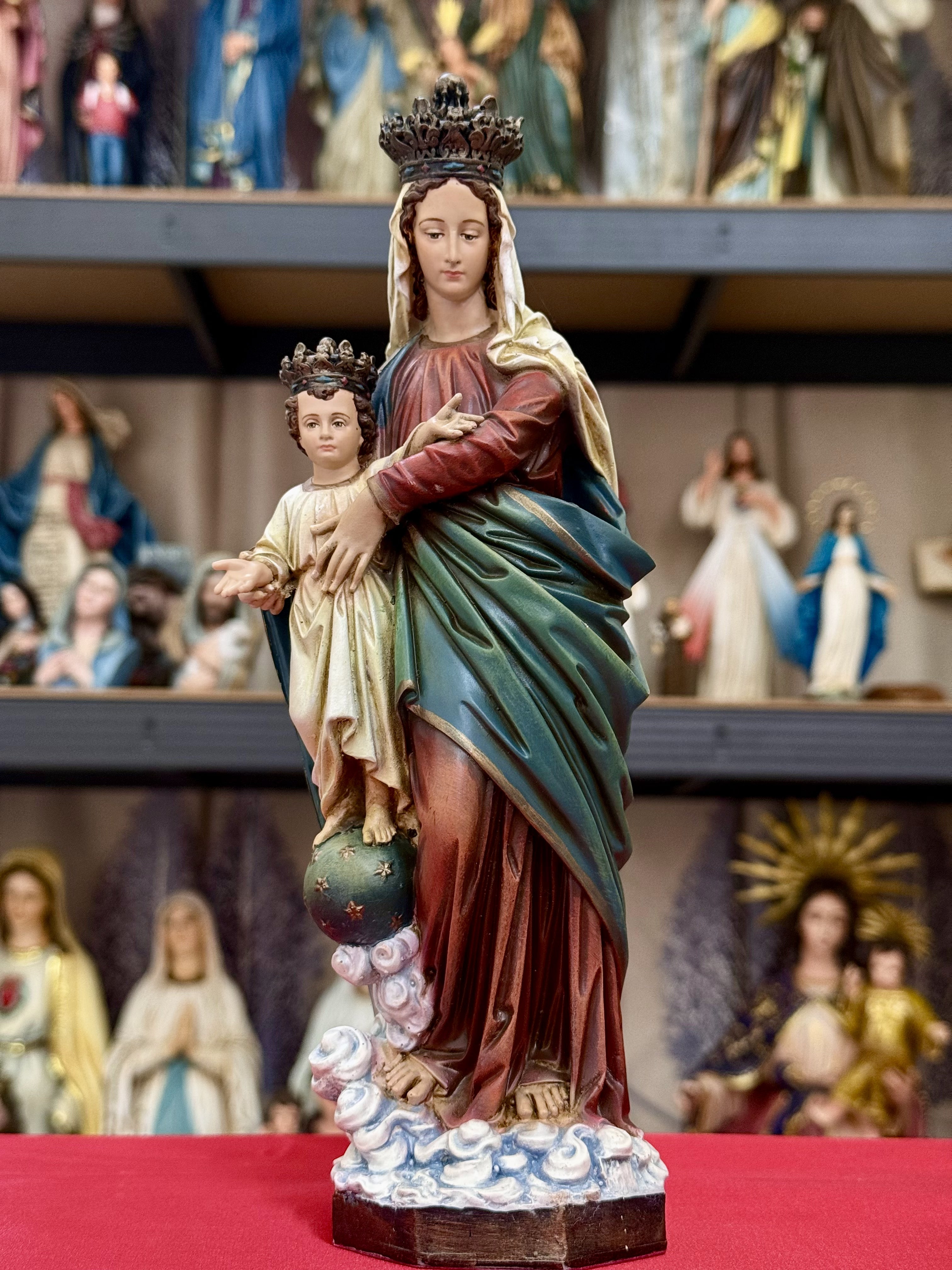 Hand-painted Virgin Mary and Child Jesus statue with crowns for Catholic home altar 