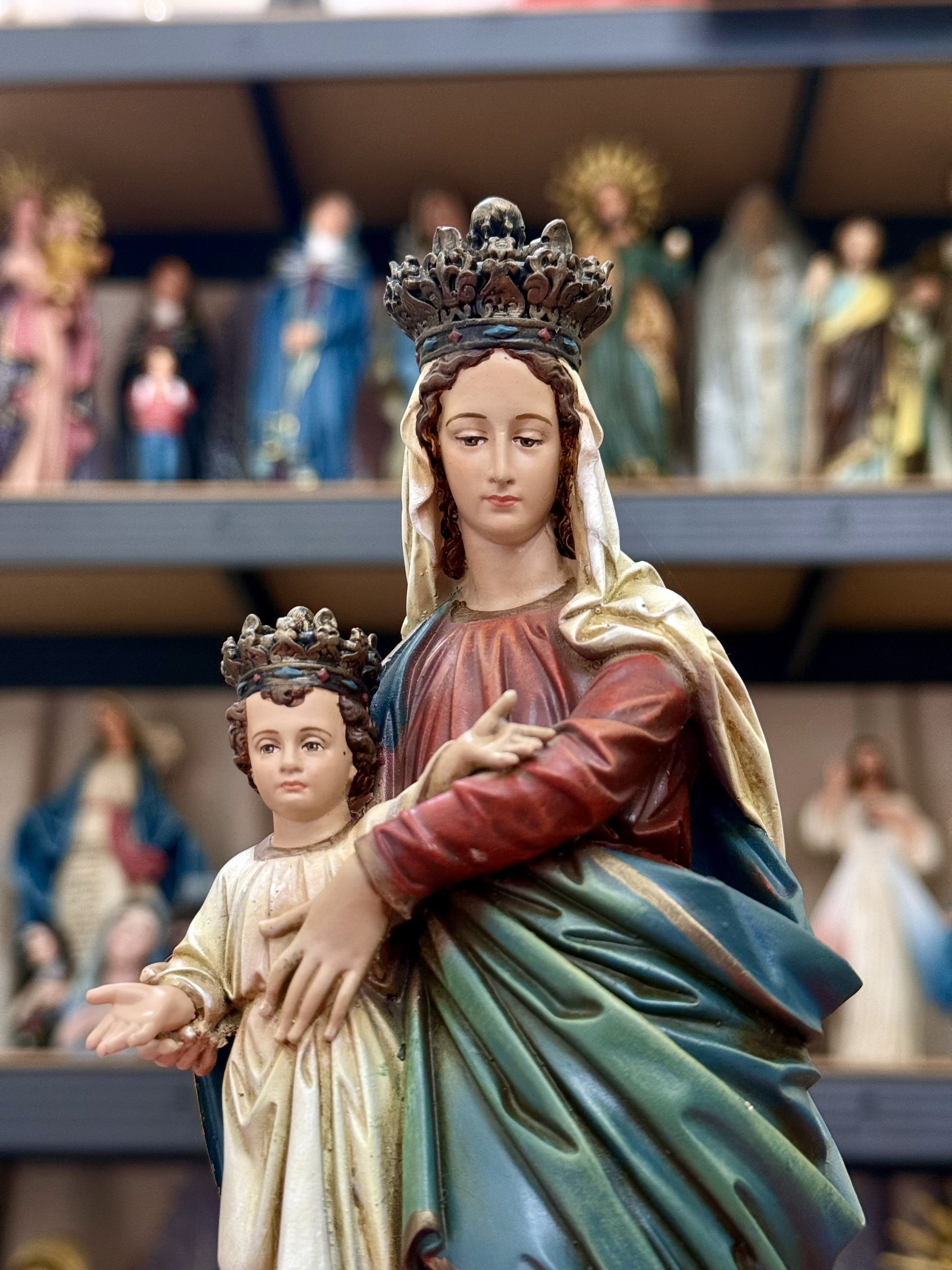 Hand-painted Virgin Mary and Child Jesus statue with crowns for Catholic home altar